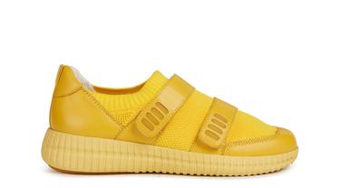 8 Tren Sepatu Spring Summer 2020 Nyaman Dan Elegan Fashion Fimela Com