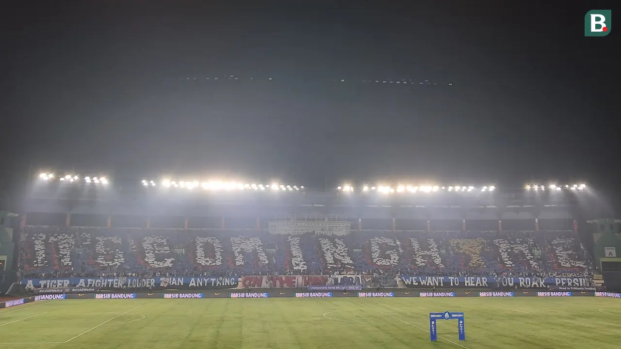 FOTO Suporter Persib Bandung di final BRI Liga 1 2023/2024
