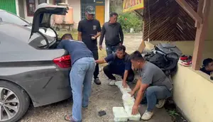 Terbongkarnya 50 Kilogram Sabu di Dalam Mobil Mewah
