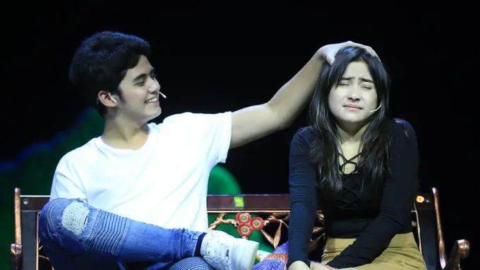 [Bintang] Aliando Syarief dan Prilly Latuconsina