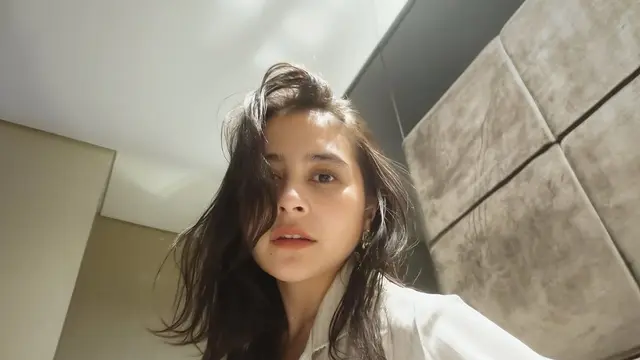 Potret Prilly Latuconsina Tanpa Make Up (credit: instagram/prillylatuconsina96)