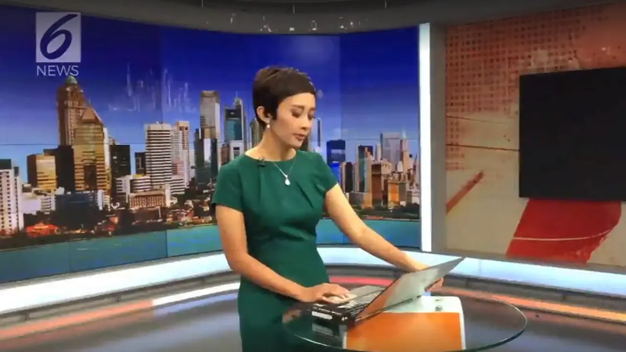 Behind The Screen: Rahasia Presenter News Sebelum Memulai Siaran