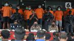 Kapolda Metro Jaya Irjen Pol Fadil Imran menyampaikan keterangan saat rilis kasus pungli terhadap sopir truk kontainer Tanjung Priok di Polda Metro Jaya, Jakarta, Kamis (17/6/2021). Polisi menangkap 24 orang dari empat kelompok preman. (merdeka.com/Imam Buhori)