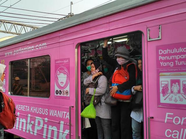 Ketika Bangku Krl Jadi Primadona News Liputan6 Com