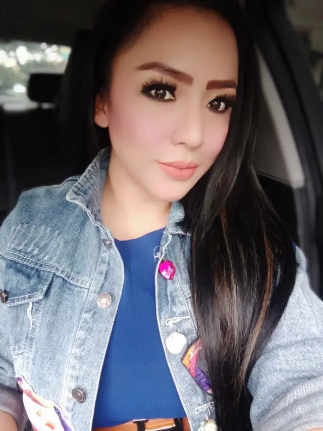 6 Potret Terbaru Regina Adriane Mantan Istri Farhat Abbas, Makin Cantik dan Tirus