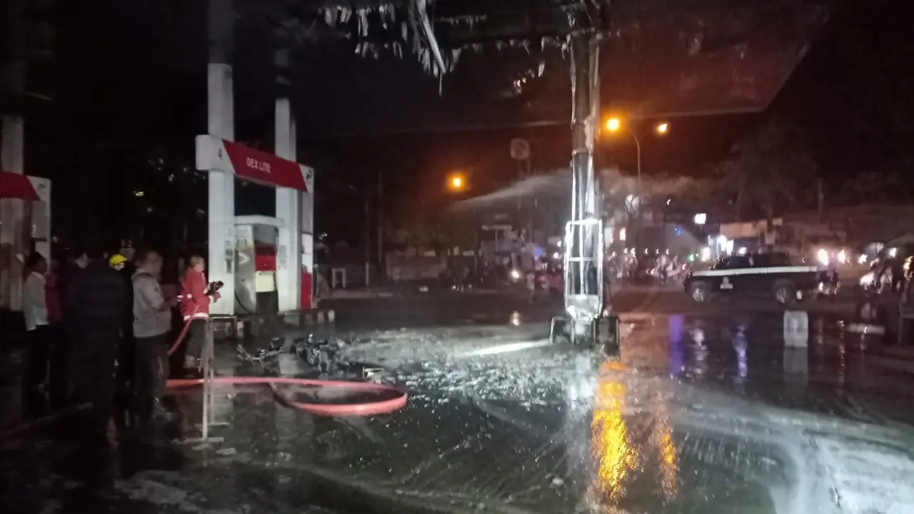 SPBU Indarung Kota Padang terbakar. (Liputan6.com/ ist)
