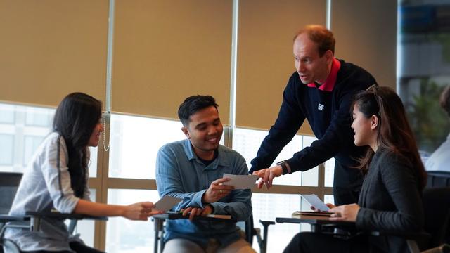 Meninjau Ulang Strategi Pendidikan Bahasa Inggris di Indonesia.  foto: istimew