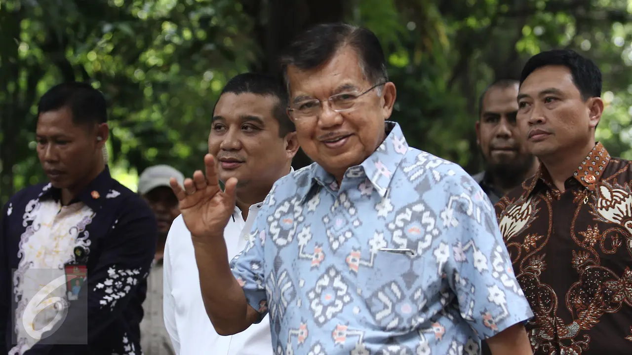 20170419-Wapres JK Nyoblos Pilkada Jakarta di TPS 03-Herman