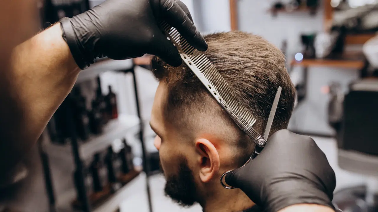 Ilustrasi potong rambut