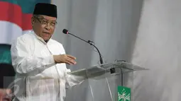 Ketua Umum PBNU KH. Said Aqil Siradj memberikan ceramah saat Istighotsah untuk Jakarta Damai di PBNU, Jakarta, Jumat (7/4). Istighotsah digelar untuk mendoakan Jakarta Damai jelang Pilkada DKI Jakarta Putaran Kedua. (Liputan6.com/Faizal Fanani)
