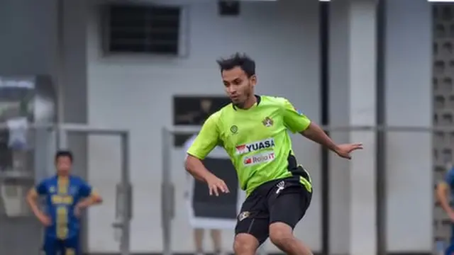 Dulu Atlet Sepak Bola, Ini 6 Potret Aktor Rifky Alhabsyi Saat di Lapangan Hijau
