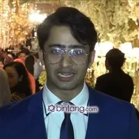 Shaheer Sheikh hadir di resepsi pernikahan Nabila Syakieb dan Reshwara Argya Radinal. Shaheer pun mengakui, betapa cantiknya Nabila pada malam itu. Inilah harapan Shaheer untuk Nabila Syakieb.