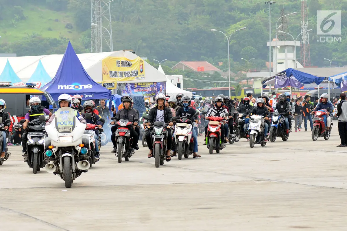 Dermaga 6 Penuh, Sebagian Pemudik Bermotor Dialihkan