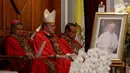 Misa Requiem atau Misa Arwah atas meninggalnya Paus Fransiskus di Gereja Katedral Jakarta juga dihadiri Duta Besar Vatikan untuk Indonesia Piero Pioppo (kedua kiri). (Liputan6.com/Herman Zakharia)