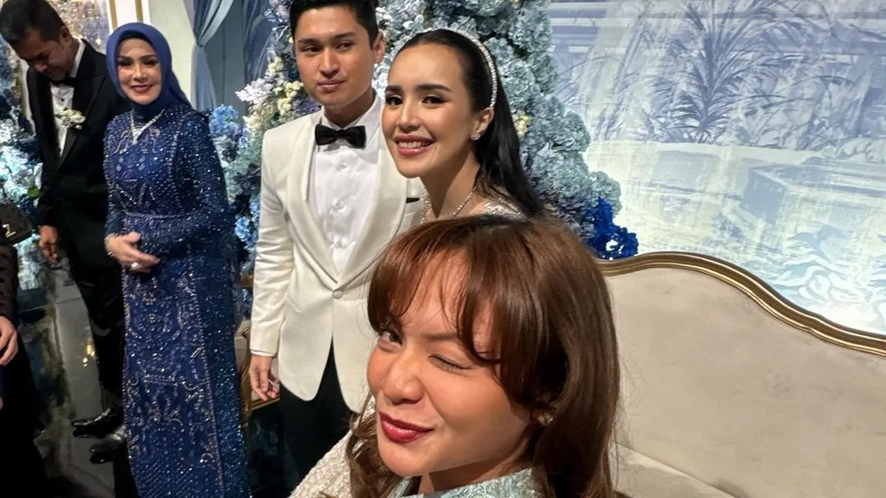 Potret Amel Carla di acara pernikahan Beby Tsabina (Sumber: Instagram/@amelcarla)