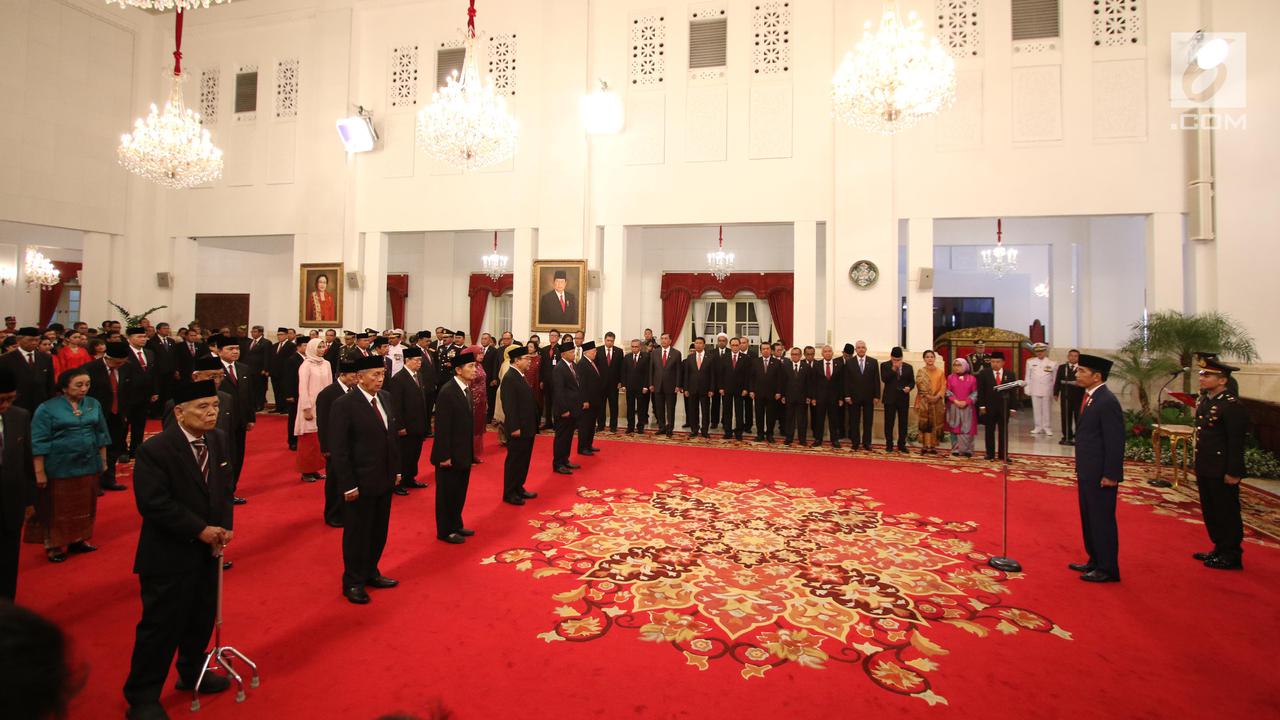 Presiden Jokowi Anugerahkan Tanda Kehormatan