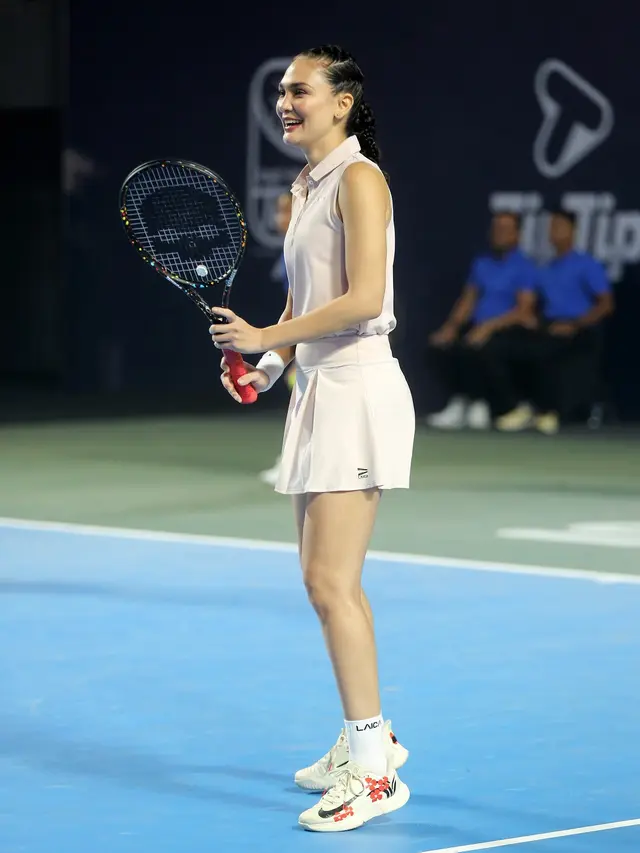 8 Adu Gaya Sporty Nia Ramadhani-Luna Maya dan Nagita Slavina-Gege Elisa di Lagi-lagi Tenis, Mana Favoritmu?