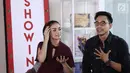 Citra Kirana dan Darius Sinatrya saat wawancara film barunya yang berjudul ASIH "From The Danur Universe" di kantor KLY, Gondagdia, Jakarta, Selasa (2/10). (Liputan6.com/Herman Zakharia)