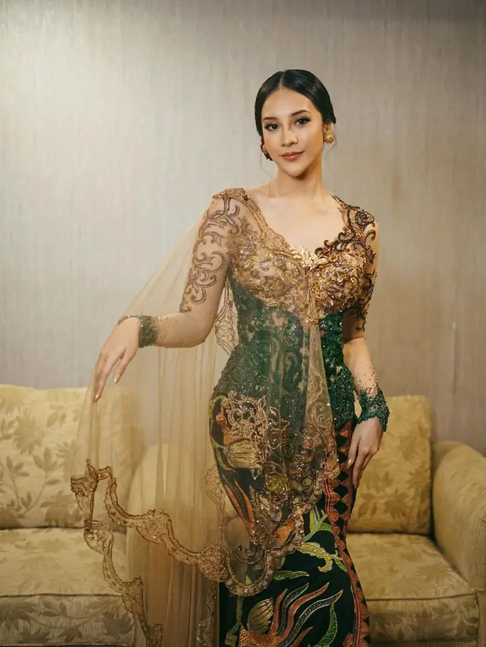 6 Potret Anya Geraldine Jadi Juri Puteri Indonesia 2022, Anggun Pakai Kebaya
