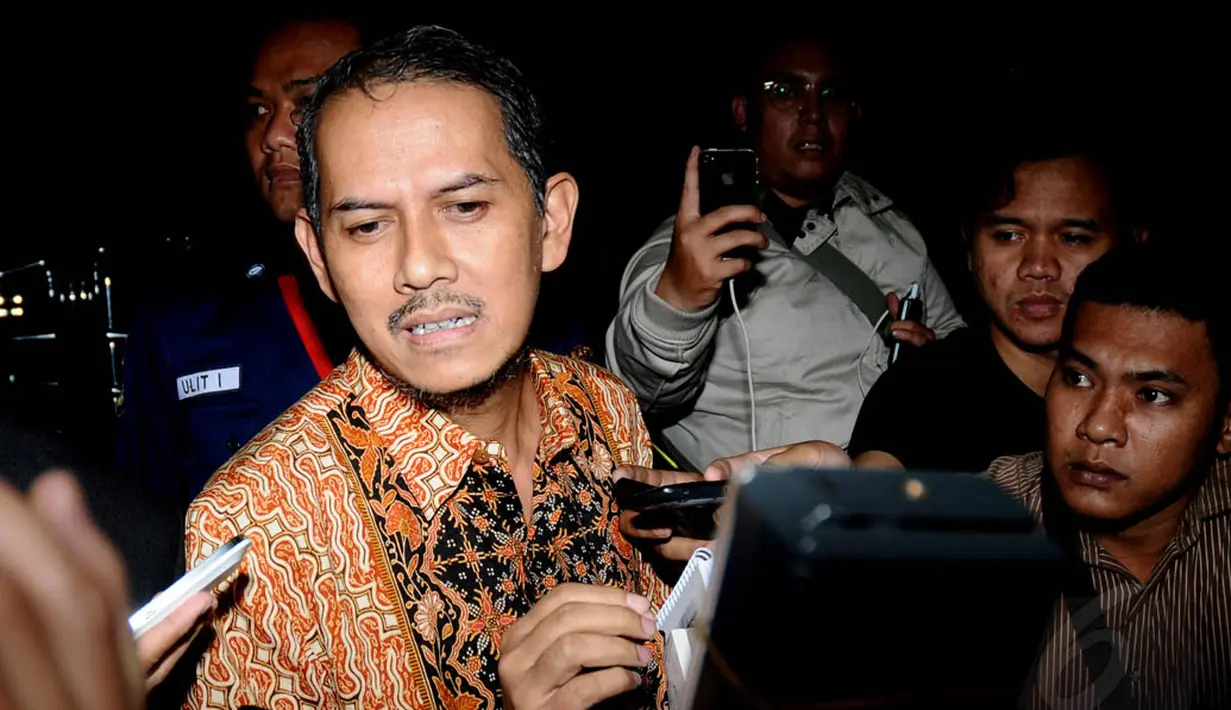 Anggito Abimanyu resmi mengundurkan diri sebagai Dirjen Penyelenggaraan Haji dan Umrah Kemenag, Jumat (30/5/14). (Liputan6.com/Helmi Fithriansyah)