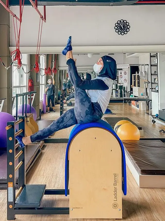 Pilates Hingga Nge-gym, Ini 6 Potret Kegiatan Irish Bella Saat Olahraga
