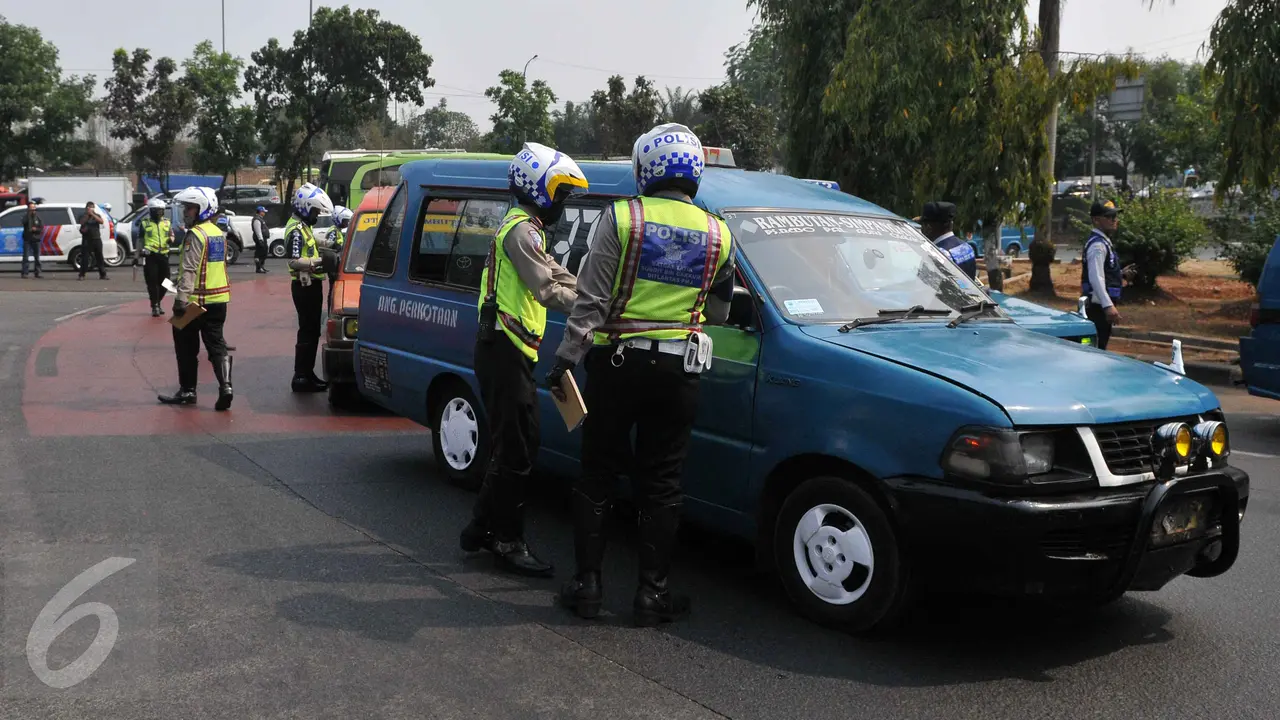 20151006-Dishub Razia di Kp Rambutan-Jakarta
