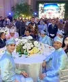 Duduk bersama Prabowo dan among lainnya, tampak Verrel tampil formal dengan mengenakan atasan beskap polos warna blue sky. Verrel pun tampak gagah malam itu. [@bramastavrl]