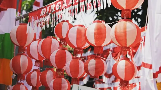 7 Potret Kampung Bendera di Surabaya yang Semarak Saat Bulan Agustus