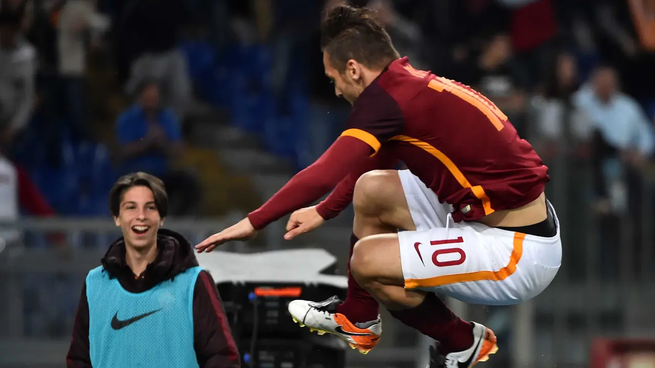 Tampil 5 Menit, Totti Cetak Dua Gol dan Selamatkan AS Roma