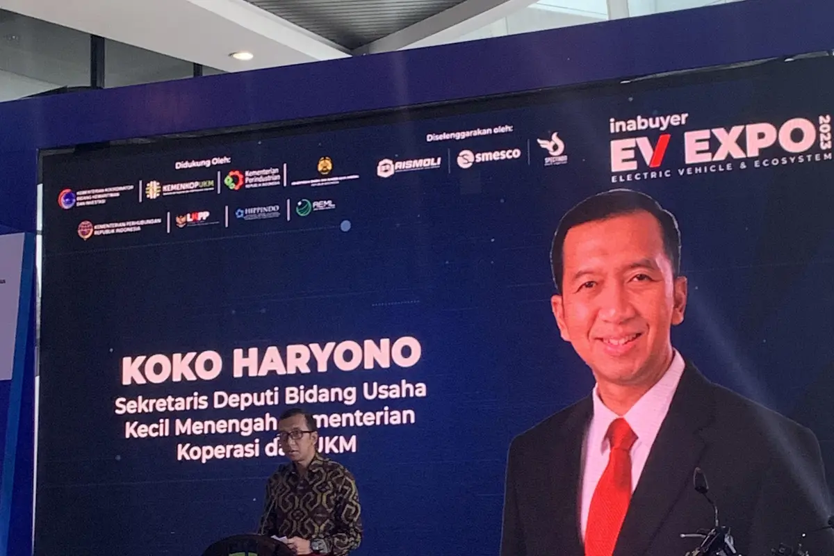 Sekretaris Deputi Bidang Usaha Kecil Menengah Kementerian Koperasi dan UKM Koko Haryono dalam kegiatan Ina Buyer EV Expo 2023, Rabu (29/11/2023). (Tasha/Liputan6.com)