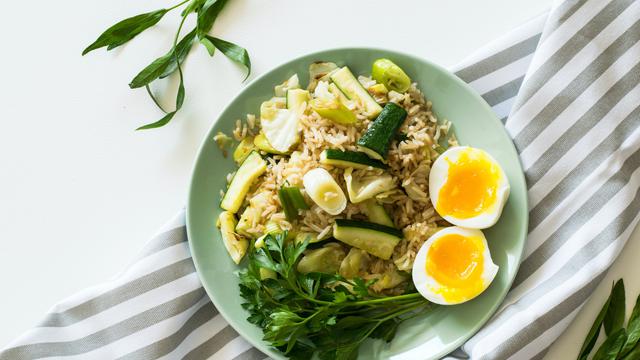 7 Cara Membuat Nasi Uduk Rice Cooker Praktis, Lengkap ...