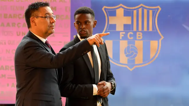 FOTO: Barcelona Perkenalkan Nelson Semedo di Camp Nou