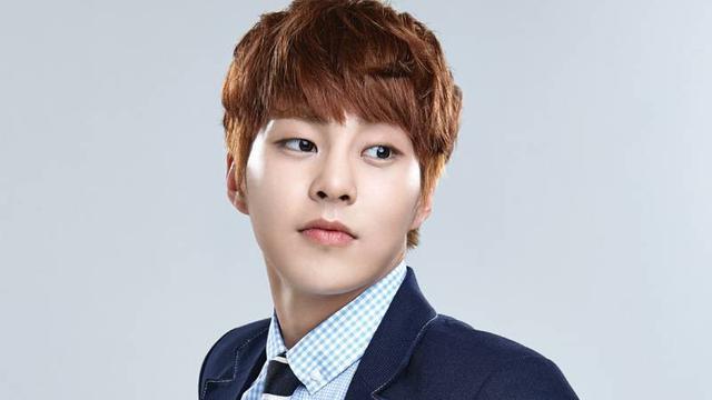 Berangkat Wamil Intip Penampilan Baru Xiumin Exo Dengan Rambut Cepak Showbiz Liputan6 Com