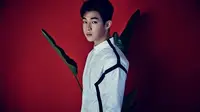 Henry Super Junior-M memamerkan kemampuan bermusiknya dalam videoklip lagu solo terbarunya.