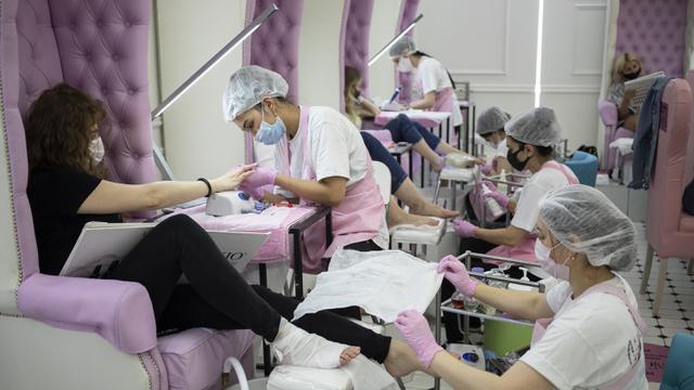 FOTO: Lockdown Berakhir, Warga Moskow Bebas Beraktivitas