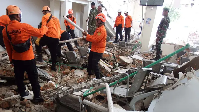 Gempa NTT Menewaskan 33 Orang, Istana Berduka