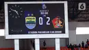 Papan skor Persib Bandung melawan Persik Kediri pada laga BRI Liga 1 2022/2023 di Stadion Pakansari, Bogor, Jawa Barat, Rabu (8/3/2023). Persik Kediri mengalahkan Persib Bandung dengan skor 2-0. (Bola.com/M. Iqbal Ichsan)