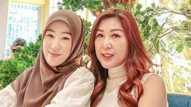 6 Momen Kedekatan Larissa Chou dan Ibunda, Kompak Meski Beda Keyakinan