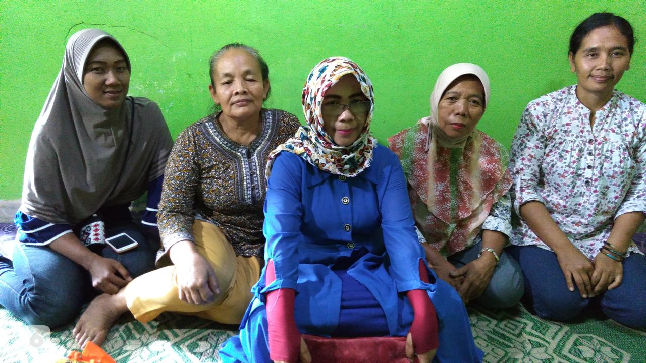 Para perempuan Mekaar dari Desa Pakemgede dan Pakemtegal