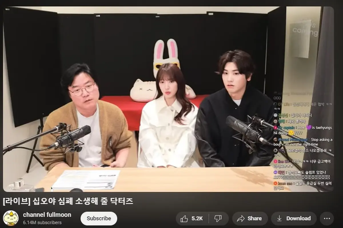 Na Young Seok Alias Na PD Mengaku di Hadapan Park Shin Hye dan Park Hyung Sik Bahwa Dirinya Pernah 3 Kali Jatuh Sakit Akibat Batu Ginjal (Tangkapan Layar youtube.com/@15ya.fullmoon)
