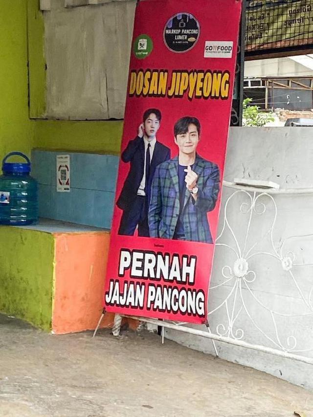 6 Spanduk Jualan Makanan Berkonsep Korea Ini Nyeleneh Banget, Kocak