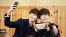 Kim Woo Bin sendiri terlihat sudah menghabiskan waktu dengan Lee Jong Suk. Keduanya bersahabat usai bertemu dalam sebuah drama Korea School 2013. (Soompi)