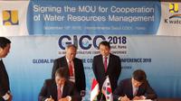 Penandatanganan Nota Kesepahaman antara Kementerian PUPR dengan Korea Water Resources Corporation (K-Water) mengenai  pengelolaan sumber daya air. (Dok Kementerian PUPR)