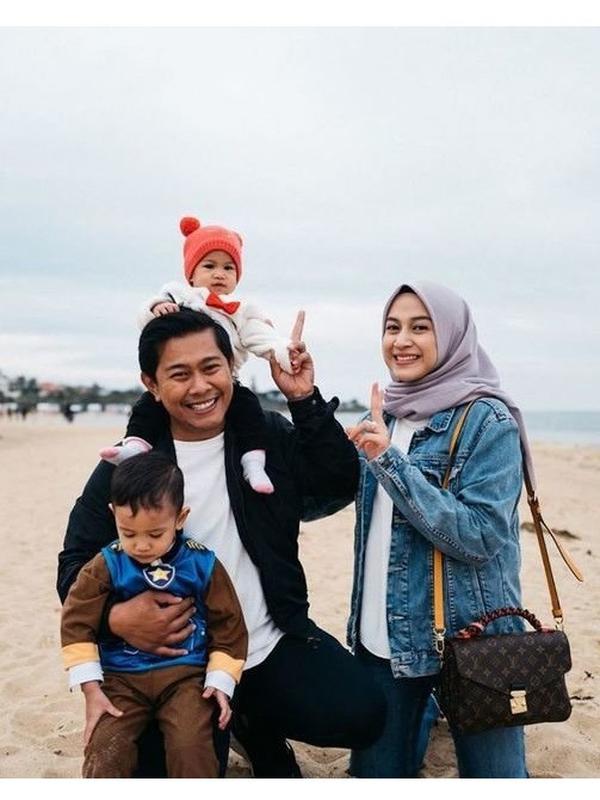 Selebriti yang Vakum dan Fokus Bersama Keluarga (sumber:Instagram/@ninazatulini22)