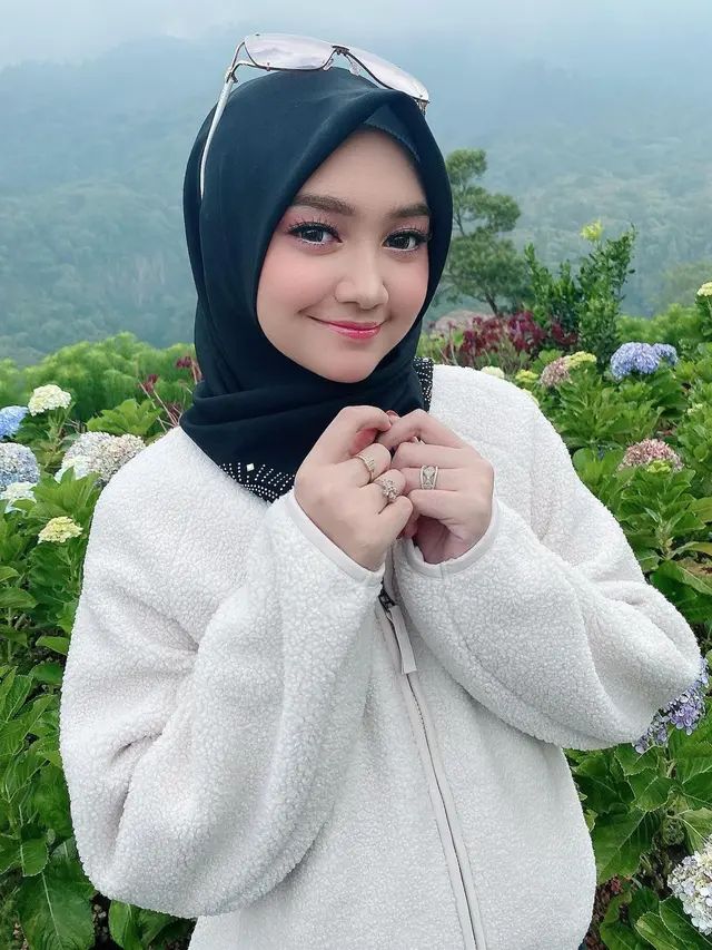 6 Pesona Jihan Audy saat Pakai Hijab Ini Curi Perhatian