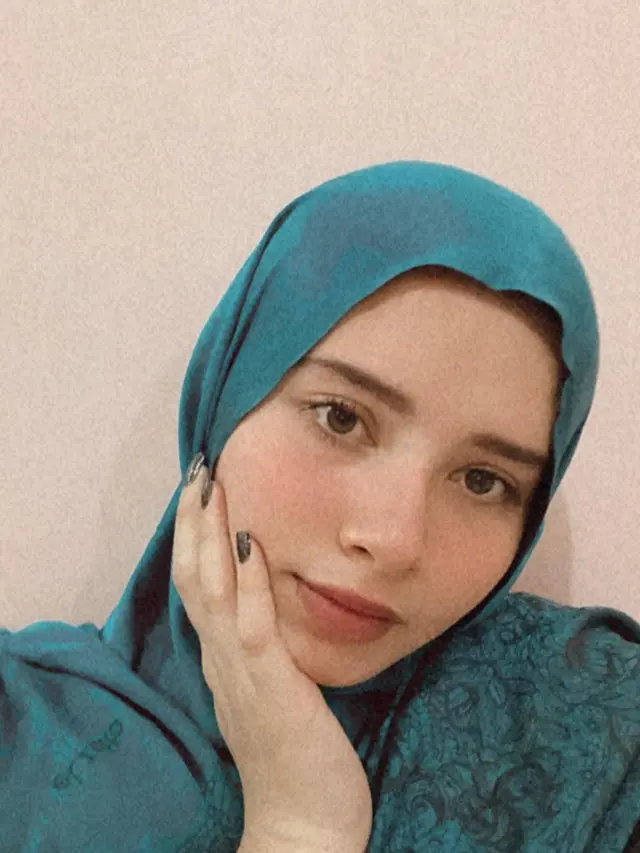 6 Potret Jovita Karen Saat Pakai Hijab Ini Curi Perhatian, Kian Menawan