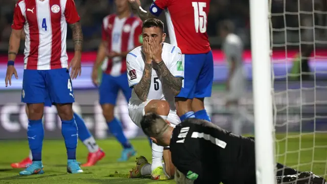 FOTO: Luis Suarez Bawa Uruguay Taklukkan Paraguay di Kualifikasi Piala Dunia 2022