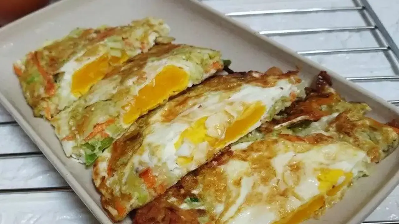 Resep bakwan telur ceplok. (dok. Cookpad @noerjanah_88)