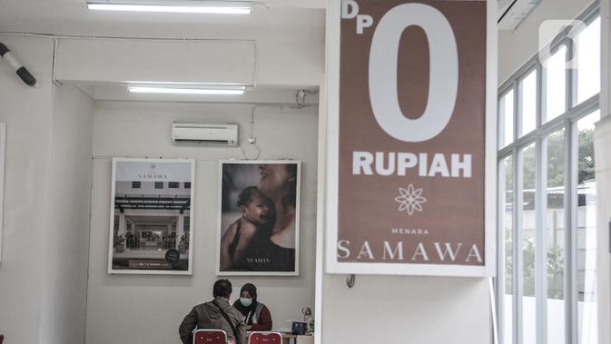 Calon konsumen mendaftar unit di kantor marketing Menara Samawa, Pondok Kelapa, Jakarta, Selasa (27/10/2020). Sebanyak 470 dari 780 unit hunian di Menara Samawa yang terdiri atas tiga tipe itu telah terjual. (merdeka.com/Iqbal S. Nugroho)
