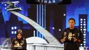 Cagub DKI Jakarta nomor 1 Agus Harimurti Yudhoyono menjawab pertanyaan dari pasanganya lawannya saat debat kedua Cagub DKI-Jakarta, Jumat (27/1). (Liputan6.com/Faizal Fanani)